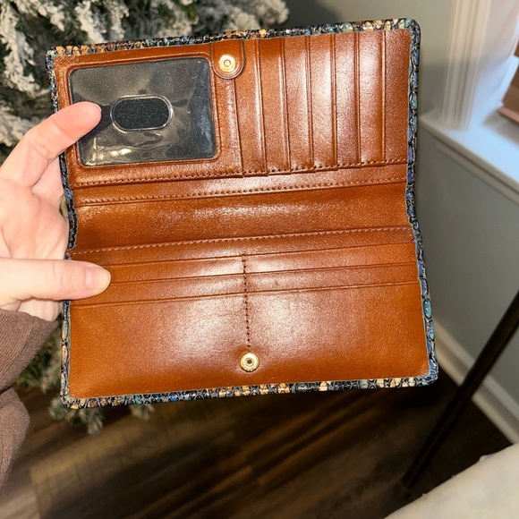 authentic Brahmin wallet - Picture 2 of 2